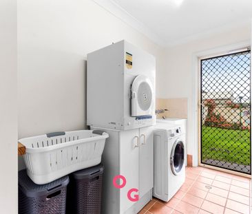 Spacious Family Home - Photo 3