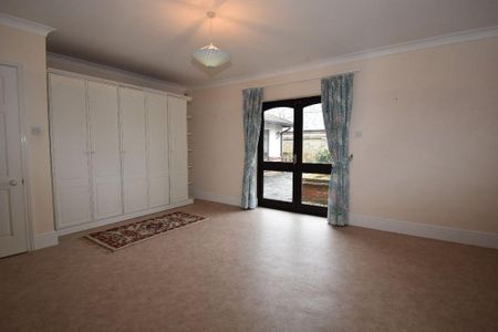 4 bedroom bungalow to rent - Photo 5