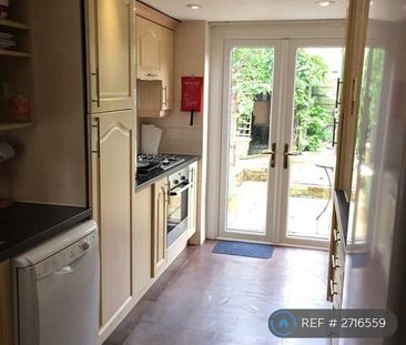 3 bedroom semi-detached house to rent - Photo 3