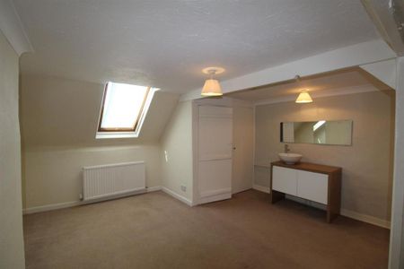 3 bedroom terraced house to rent - Photo 3