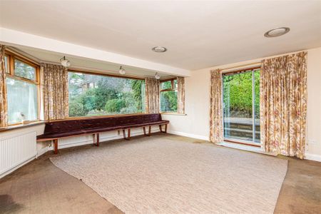 4 bed House - Detached To Let - Photo 4