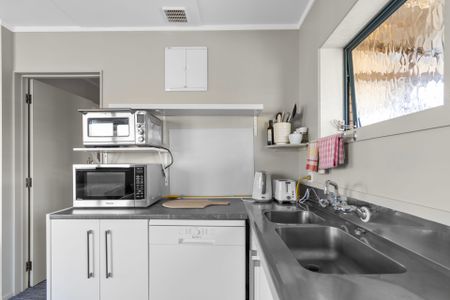 FULLY FURNISHED STUDIO UNIT IN VOGELTOWN - Photo 4