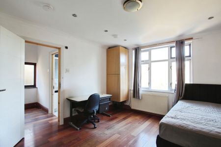 4 bed detached house to rent in Ferrers Avenue, West Drayton, UB7 - Photo 2