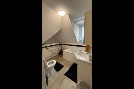 Room in a Shared Flat, Chesterfield Court, NW11 - Photo 3