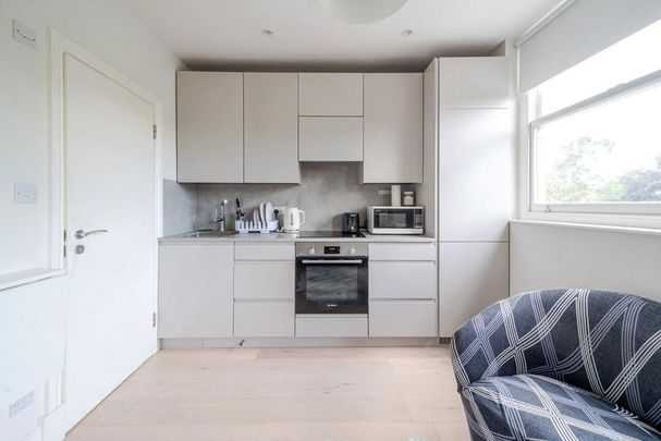 Studio to rent - Photo 1