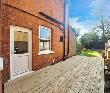 1 bedroom semi-detached house to rent - Photo 2