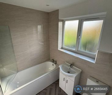 3 bedroom semi-detached house to rent - Photo 6