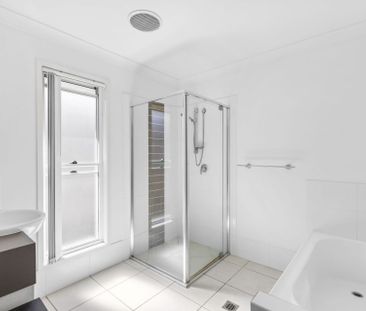 Modern, Low-Maintenance Living in a Prime Coomera Location - Photo 5