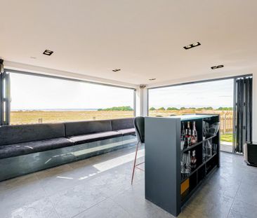 5 bedroom detached house to rent - Photo 2
