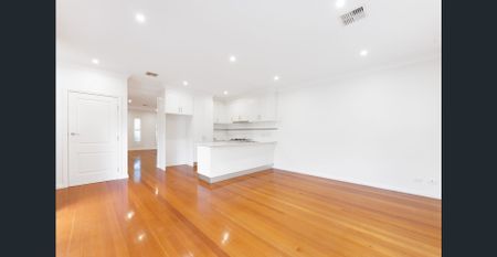 Living On a Grand Scale - Photo 3