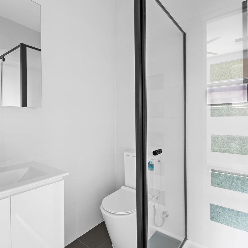 Modern 2 Bedroom Townhouse in Prime Brunswick Location - Photo 1