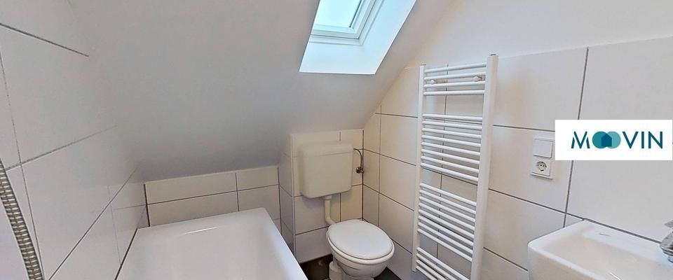 Gemütliche 2-Zimmer-Dachgeschosswohnung mit Wohnküche und Wannenbad - Photo 1