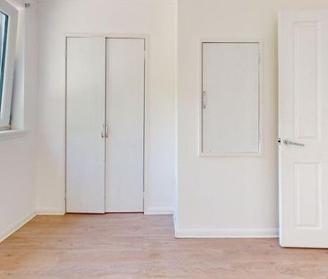 5 bedroom semi-detached house to rent - Photo 4