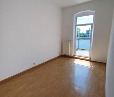 ++ schicke 2-Raum Wohnung mit Küche, Balkon & Personenaufzug - nahe... - Foto 1