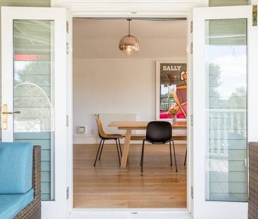 Classic Four Bedroom Villa Recently Renovated - Photo 6