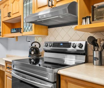 For Lease - 15390 Yonge Street Unit# 203, Aurora, Ontario - Photo 1