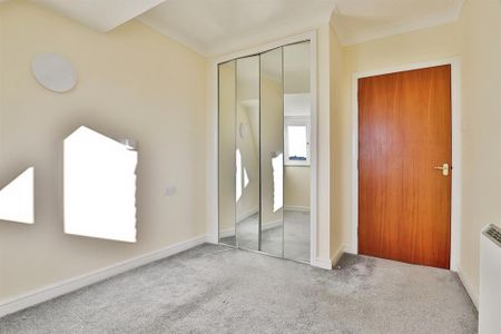 1 bedroom retirement property to rent - Photo 2