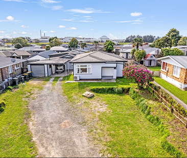 Charming 2BR Unit in Whakatane - Photo 5