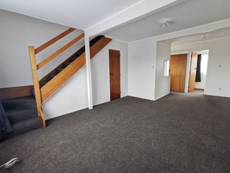 Home In Waterloo - Photo 3