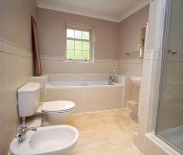 3 bedroom end of terrace house to rent - Photo 3