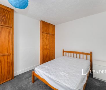 3 bedroom house to rent Grayshott Road, PO4 - Photo 4