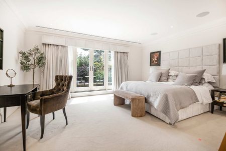 Chesham Close Mill Hill NW7 - Photo 5