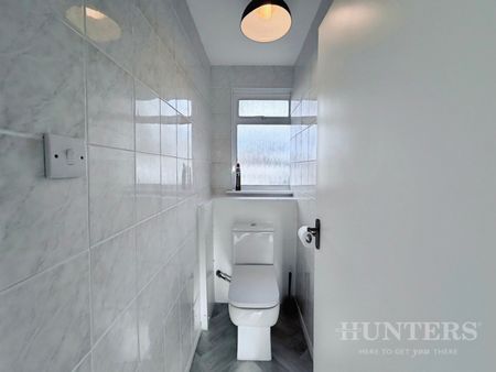2 bedroom Flat To Let - Photo 3