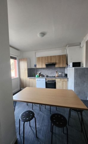 Chambre meublée en colocation à louer dans un appartement T5 en colocation à Strasbourg - Photo 3