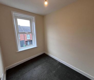 3 bedroom flat to rent - Photo 3