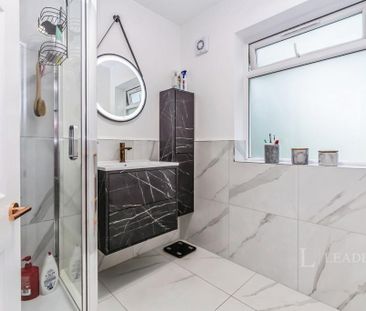 3 bedroom flat to rent - Photo 6