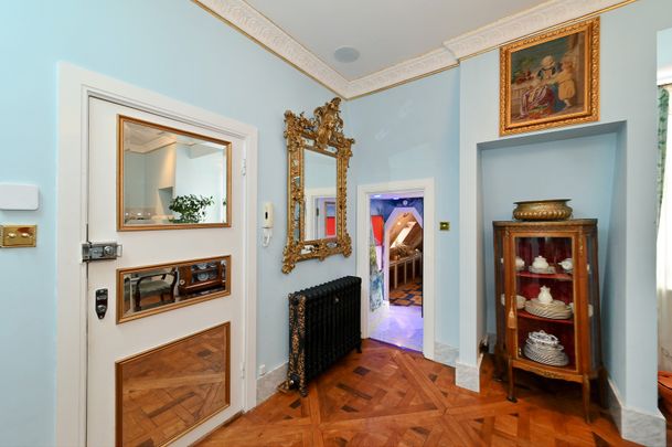 Sloane Gardens, London, SW1W - Photo 1