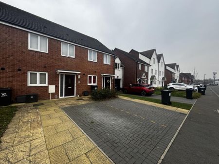 2 Bedroom Terraced House - Photo 2