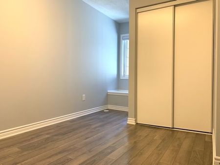 For Lease - 43 Minlow Way, Aurora, Ontario - Photo 2