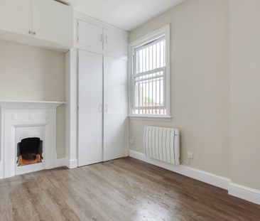 flat to rent - Photo 2