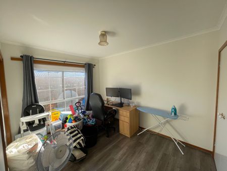 Conveniently Located Two-Bedroom Unit Opposite Goulburn Valley Health - Photo 5