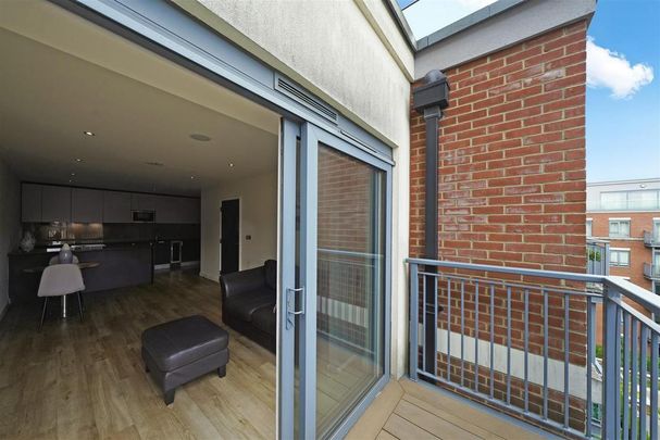 2 bedroom flat to rent - Photo 1