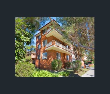 Sunny Beachside Apartment - Photo 4