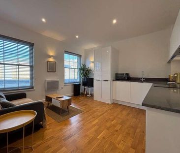 Clarence Street, Staines-upon-thames, Surrey, TW18 - Photo 1