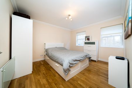 Two bedroom flat-share close to Shoreditch High Street Station - Photo 5
