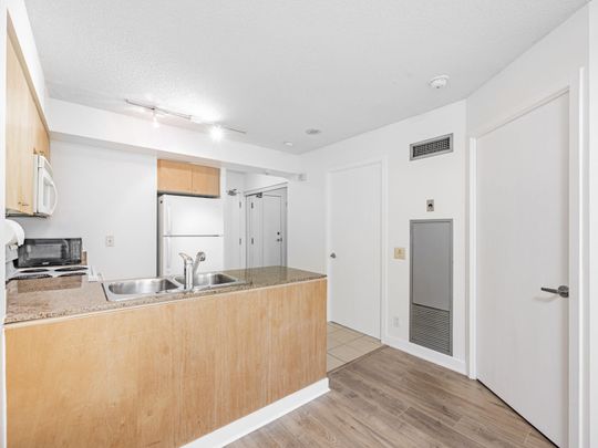 For Lease - 373 Front Street Unit# 501, Toronto, Ontario - Photo 1