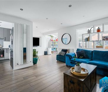 3 bedroom end of terrace house to rent - Photo 2