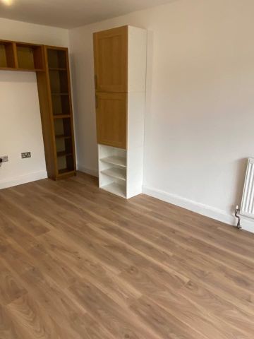 2 Bed Flat, Croydon, CR0 - Photo 2