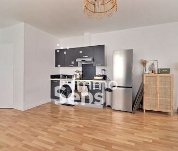 Location appartement - La Madeleine SAINT MAUR - Photo 2