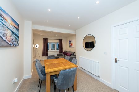 4 Bed Terraced House, Dover Street, SO14 - Photo 3