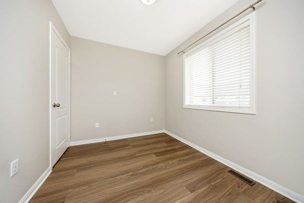 For Lease - 1637 Stover Crescent, Milton, Ontario - Photo 1