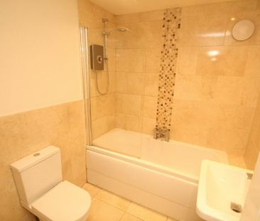 2 bedroom flat to rent - Photo 6