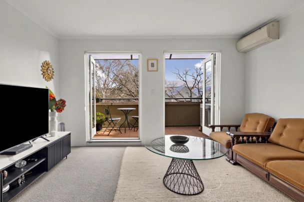 Tranquil Living In Harbourside Pocket One Street Back From The Water - Photo 1