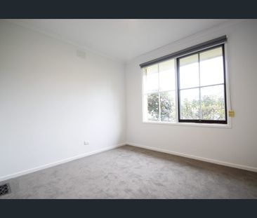 Spacious home in the heart of Wheeler's Hill - Photo 6