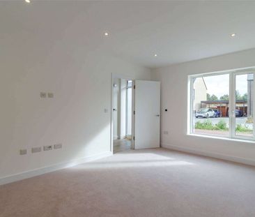 Spacious five bedroom townhouse - Photo 5