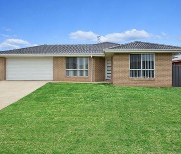 4 Bedroom Home Located in Lampada Estate - Photo 3